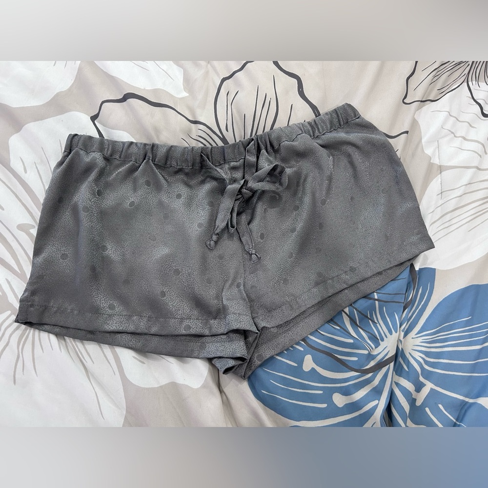 💥PRICE ⬇️ • OLD NAVY • Grey/Silver Woman’s Pj’s Shorts • Med